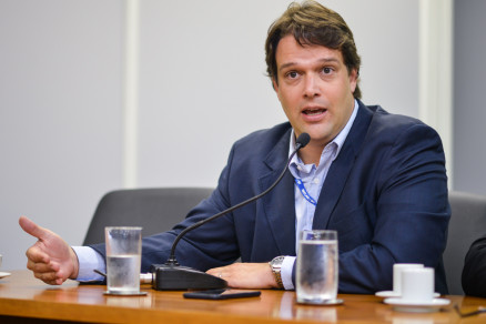 Gustavo de Oliveira 281116