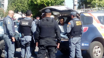 assaltante viatura 