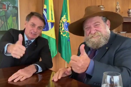 BOLSONARO E BARBUDO