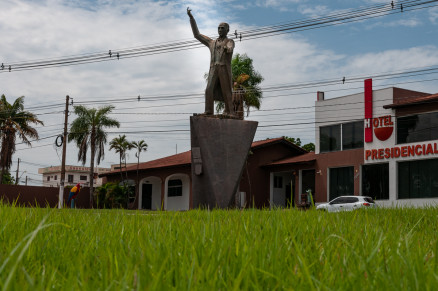 Estátua Presidente Emílio Garrastazu
