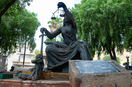 Estátua Injustiça