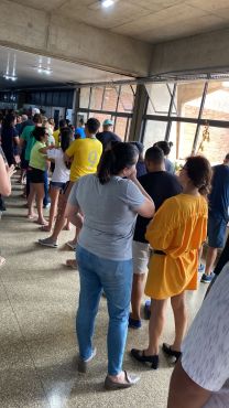 Fila na votação