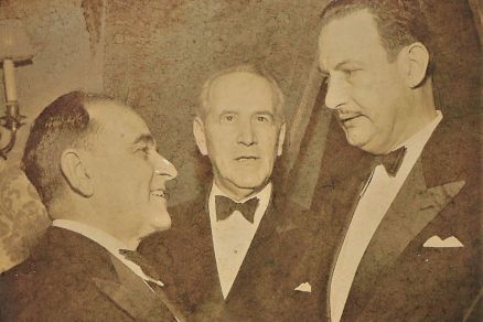 Filinto MÃ¼ller - Ã€ esquerda o presidente GetÃºlio, Ã  direita Filinto MÃ¼ller