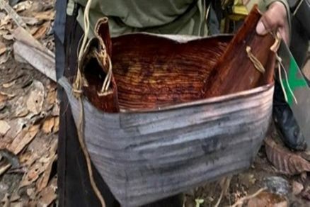 Cumbuca abandonada por indígenas isolados às margens do Rio Pardo