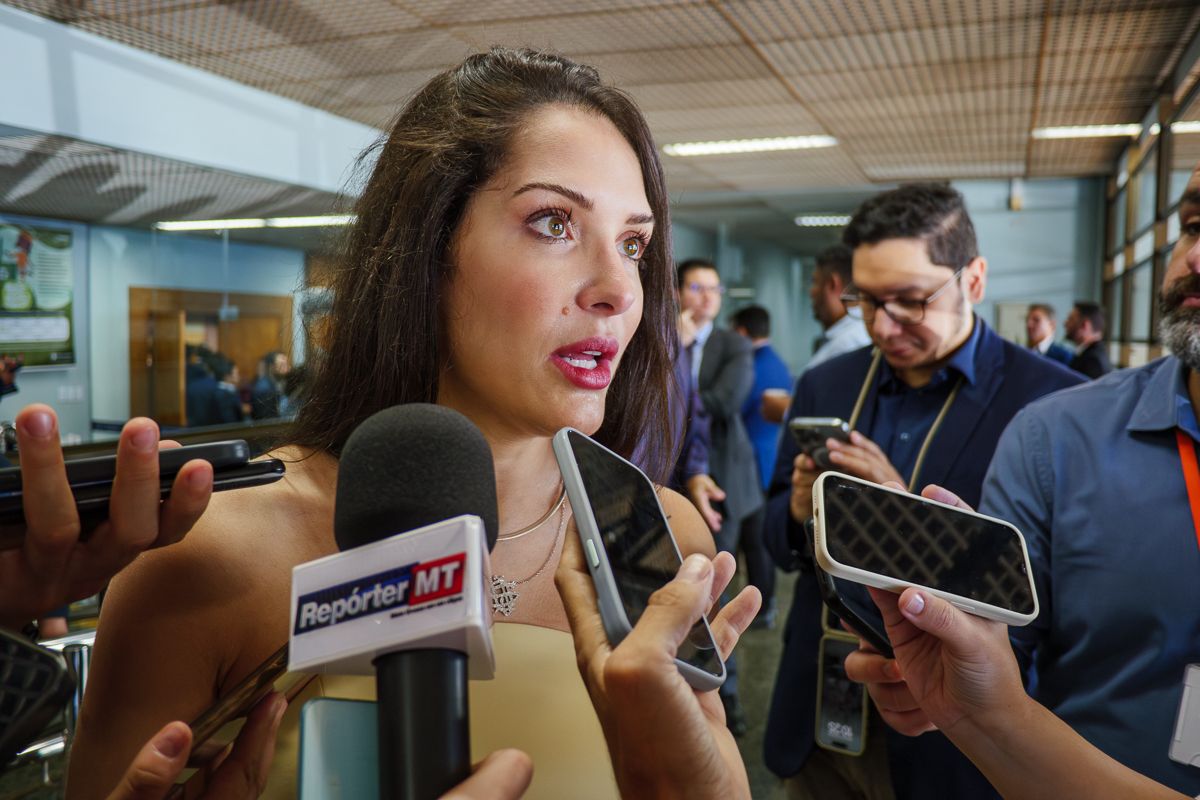 MidiaNews | Debandada em sigla