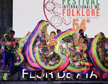 Grupo de Siriri Flor de Atalaia