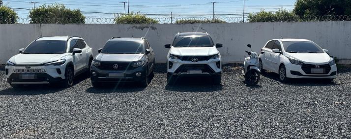 Carros apreendidos 