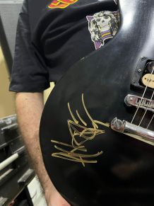 Guitarra autografada
