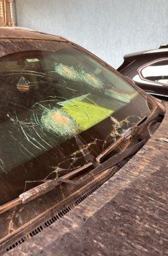 SW4 blindada do advogado José de Oliveira, após ataque