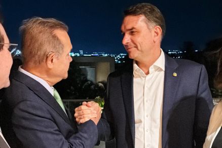 Wellington Fagundes e Fl&aacute;vio Bolsonaro