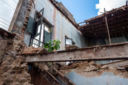 Interior da gr&aacute;fica do pepe