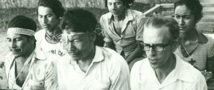 O bispo dom Pedro Casald&aacute;liga e lideran&ccedil;as Xerente 